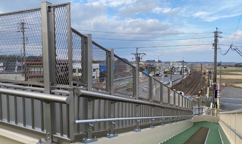 歩道橋フェンス＋手摺